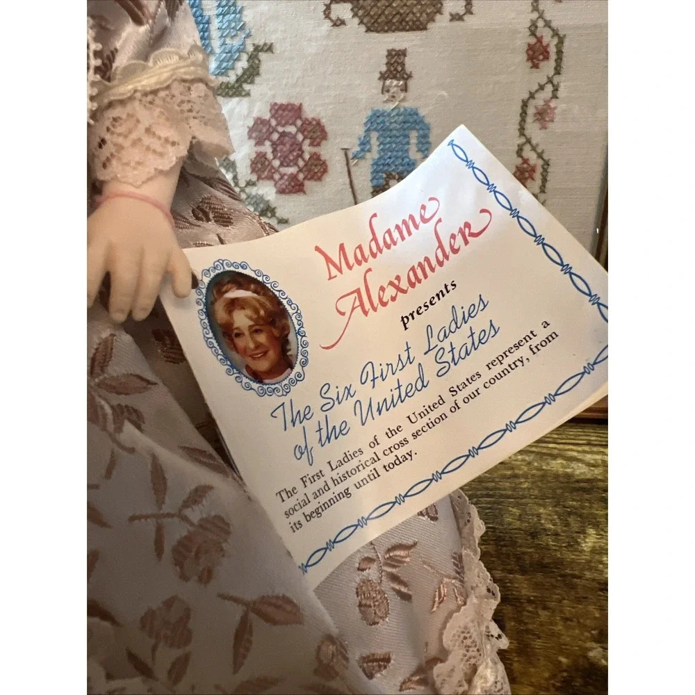 1976 Madame Alexander Martha Washington #1501 First Ladies Series  Doll‎ no Box